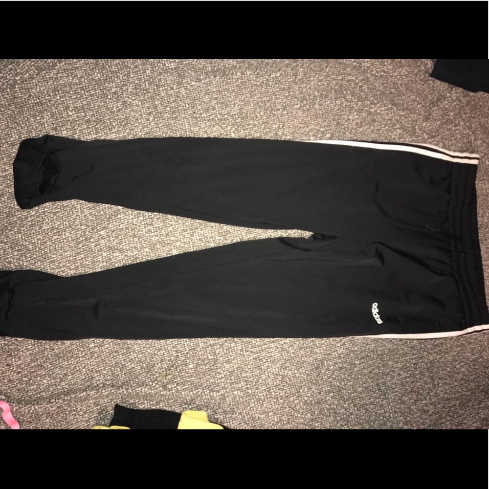 ⚠️SOLD⚠️unisex adidas joggers